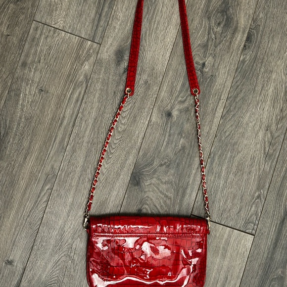 avon red faux alligator crossbody purse Glam, Holiday style, night out! - Picture 3 of 7